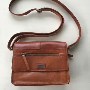 Spikes & Sparrow cognac brown leather crossbody